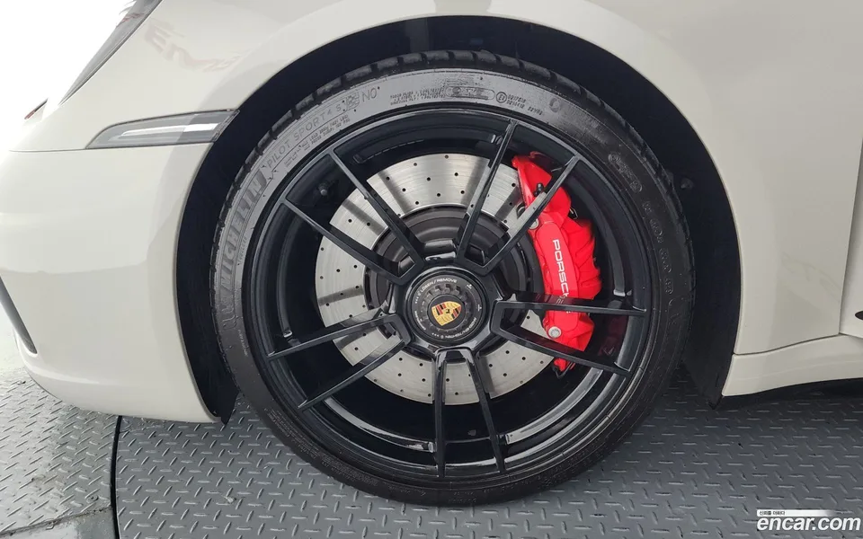 Porsche 911 (992) 4 GTS 2022 — миниатюра 5