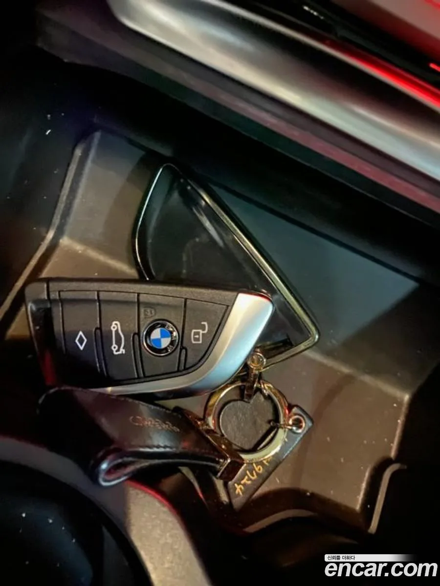 BMW X4 xDrive20i M 2022 — миниатюра 2