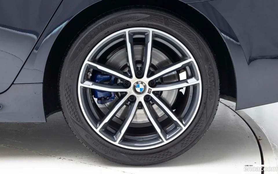 BMW 5 Series 520i M 2022 — миниатюра 2