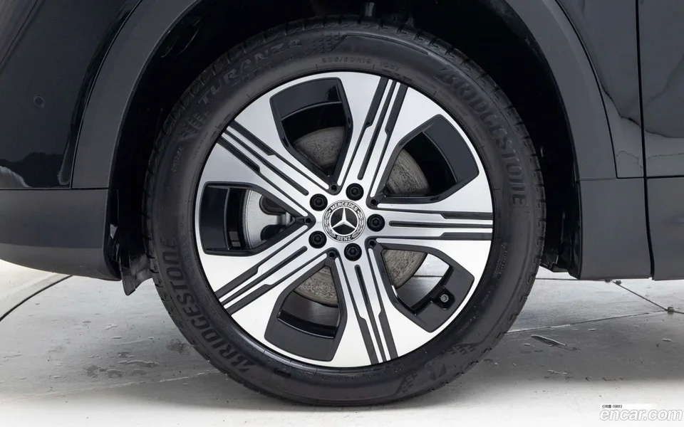 Mercedes-Benz EQB EQB300 4MATIC 2025 — миниатюра 5