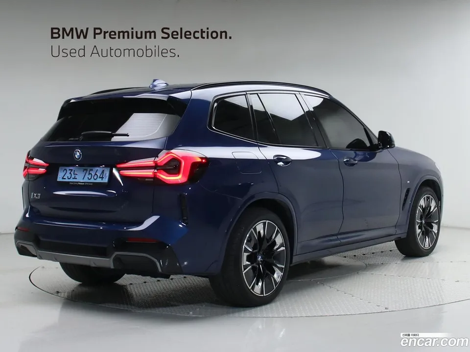 BMW iX3 M 2025 — миниатюра 2