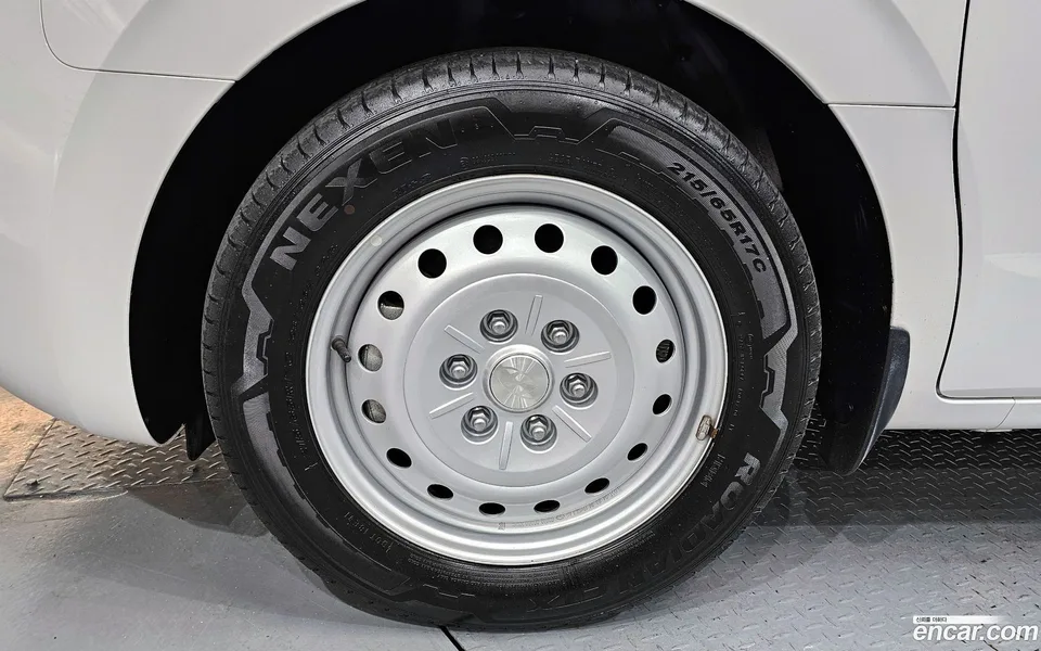 Hyundai Staria 11 2024 — миниатюра 2