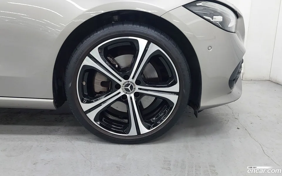 Mercedes-Benz C-Class C300 4MATIC 2023 — миниатюра 2
