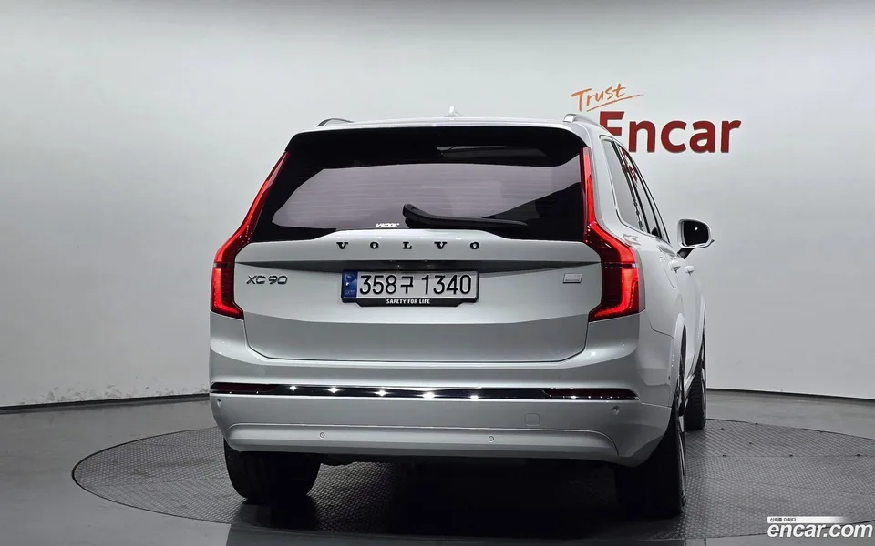 Volvo XC90 T8 2024 — миниатюра 4
