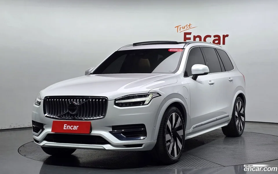 Volvo XC90 T8 2024 — фото 1, купить с доставкой в Москву