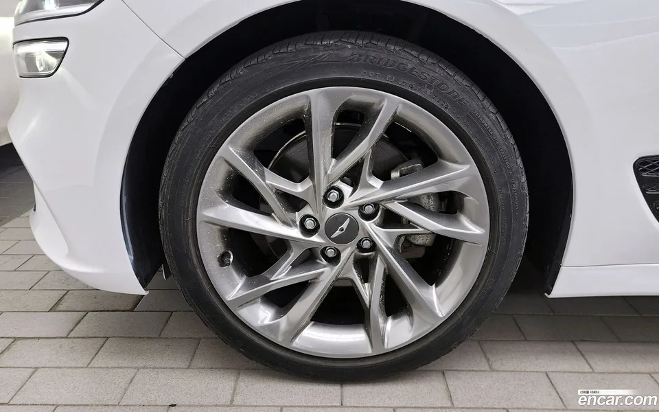 Genesis G70 2.0T 2WD 2022 — миниатюра 2