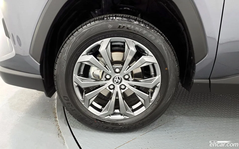 Toyota RAV4 2.5 4WD LTD 2024 — thumbnail 5