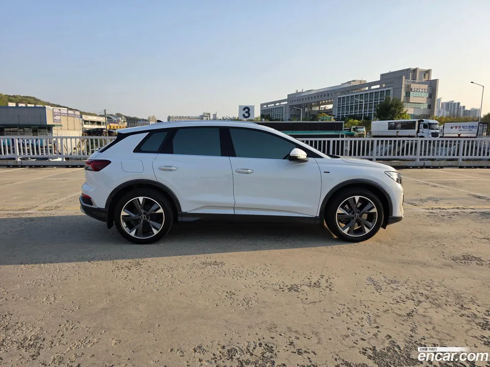 Audi Q4 e-tron 40 2023 — миниатюра 4