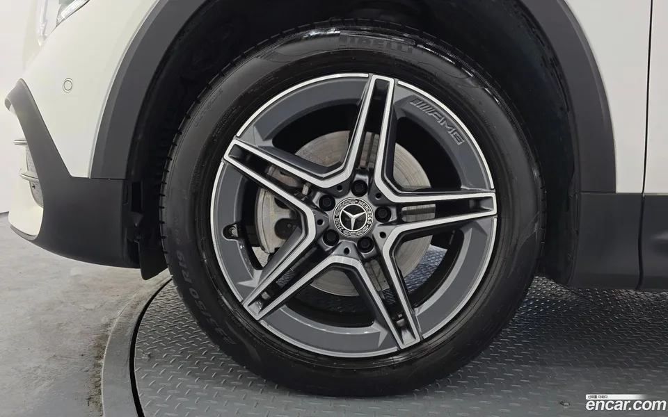 Mercedes-Benz GLB-Class GLB250 4MATIC 2023 — миниатюра 2