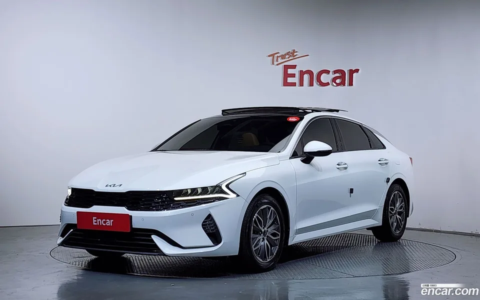 Kia K5 Hybrid 2023 — фото 1, купить с доставкой в Москву