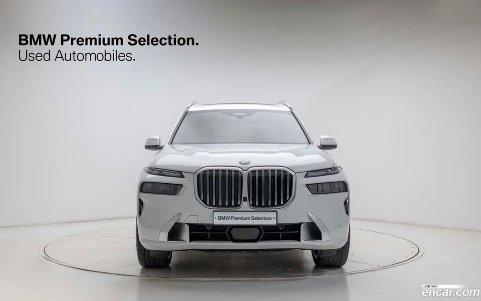 BMW X7 xDrive 40i 7 2025 — миниатюра 3