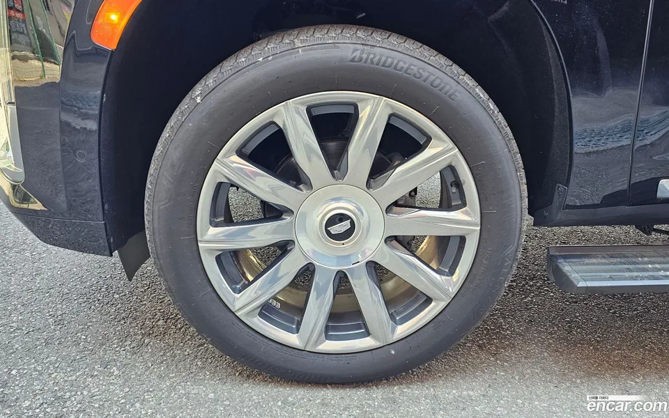 Cadillac Escalade 6.2 ESV 2022 — миниатюра 2