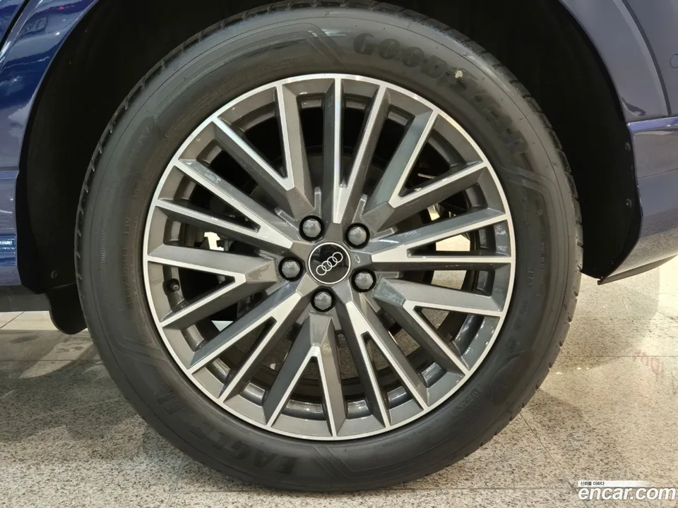 Audi Q3 40 TFSI 2024 — миниатюра 5