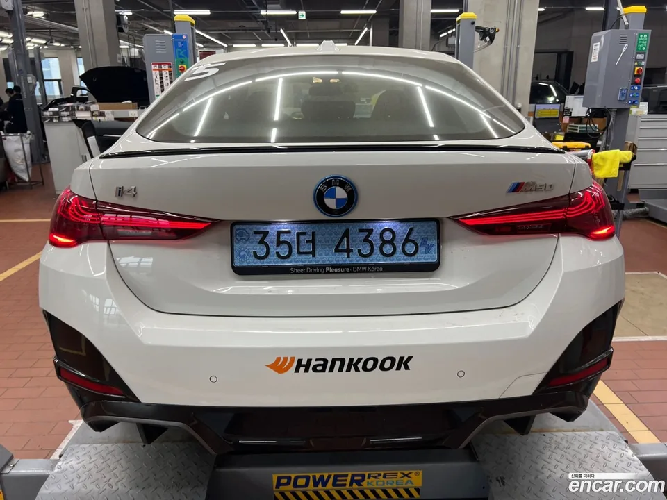 BMW i4 M50 2025 — миниатюра 3