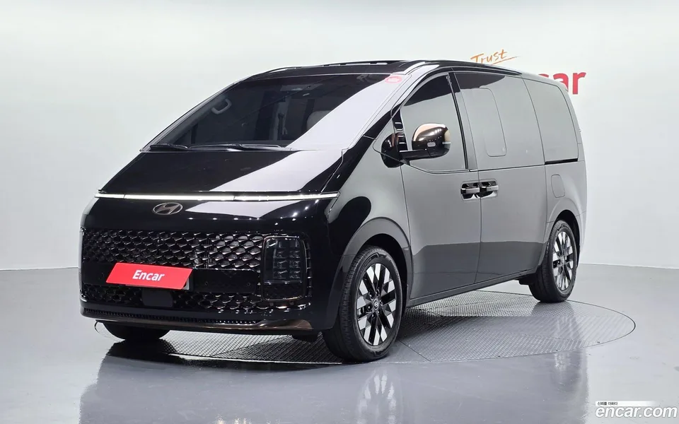 Hyundai Staria HEV 1.6 7 2024 — фото 1, купить с доставкой в Москву