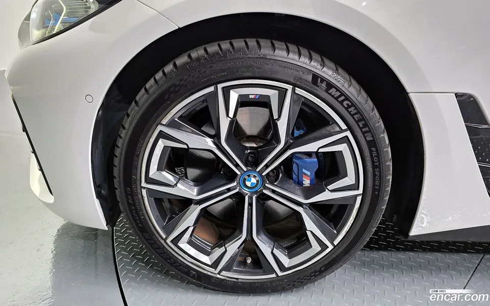 BMW i4 eDrive40 M 2022 — миниатюра 2
