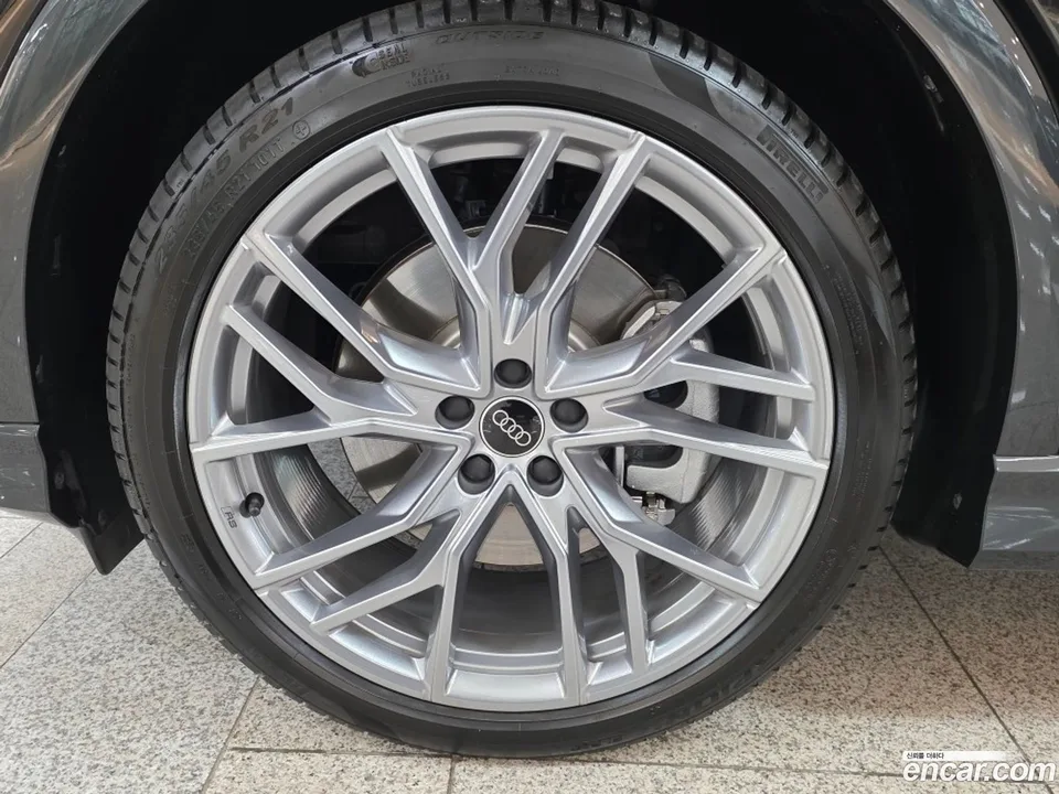 Audi Q4 e-tron 45 2025 — миниатюра 2
