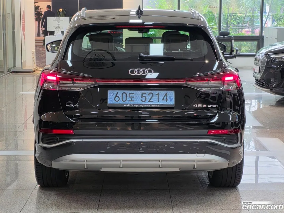 Audi Q4 e-tron 45 2025 — миниатюра 4