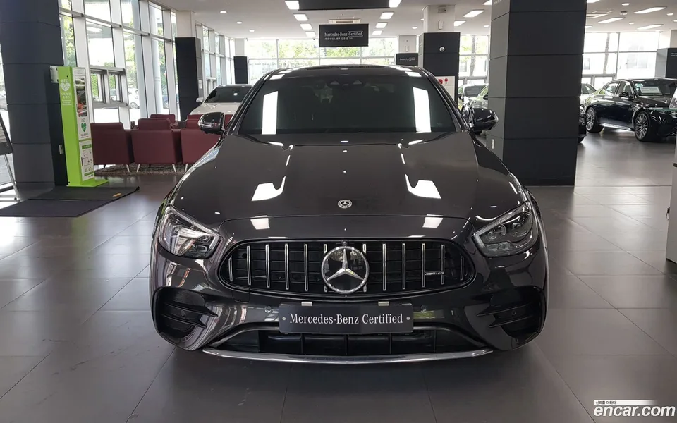 Mercedes-Benz E-Class E220d 4MATIC AMG Line 2022 — миниатюра 3