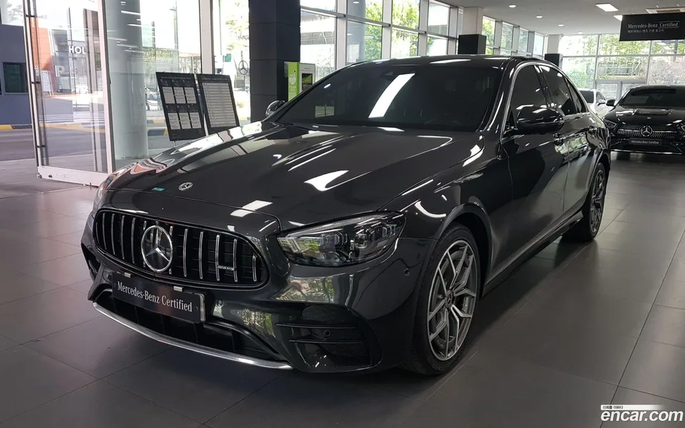Mercedes-Benz E-Class E220d 4MATIC AMG Line 2022 — фото 1, купить с доставкой в Москву