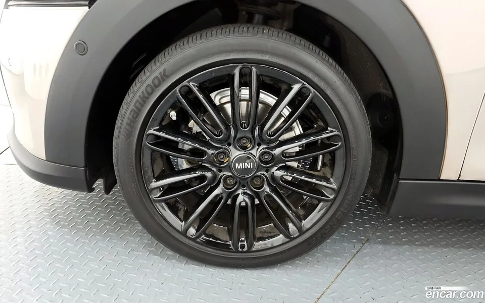 MINI Cooper 2023 — миниатюра 2