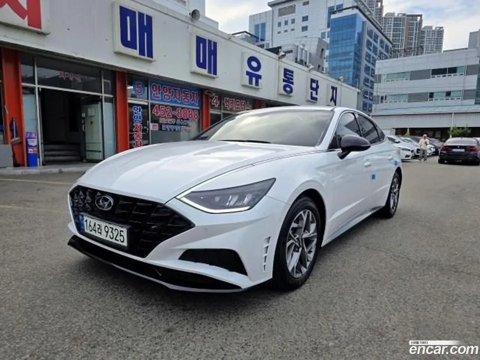 Hyundai Sonata 2.0 2022 — фото 1, купить с доставкой в Москву