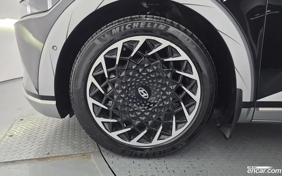 Hyundai Ioniq 5 2024 — thumbnail 2