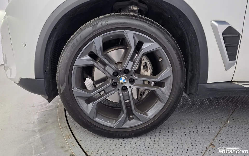 BMW X5 xDrive 40i xLine 2024 — миниатюра 5