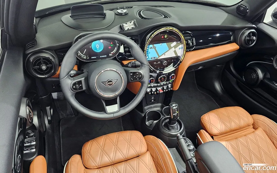 MINI Cooper S Convertible 2023 — фото 1, купить с доставкой в Москву
