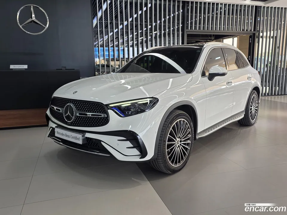 Mercedes-Benz GLC-Class GLC300 4MATIC AMG Line 2023 — фото 1, купить с доставкой в Москву
