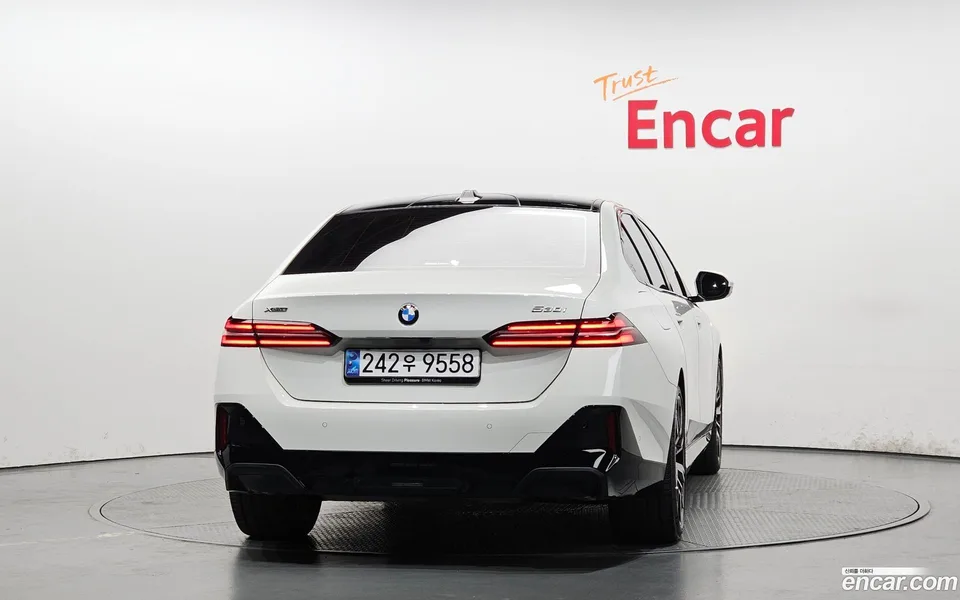 BMW 5 Series 530i xDrive M 2024 — миниатюра 4