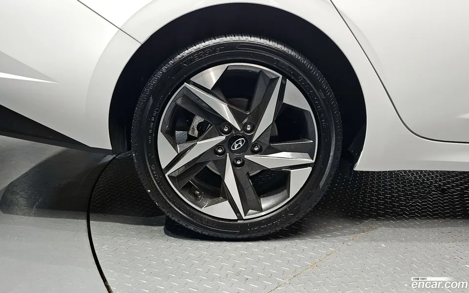 Hyundai Avante 1.6 2023 — миниатюра 5