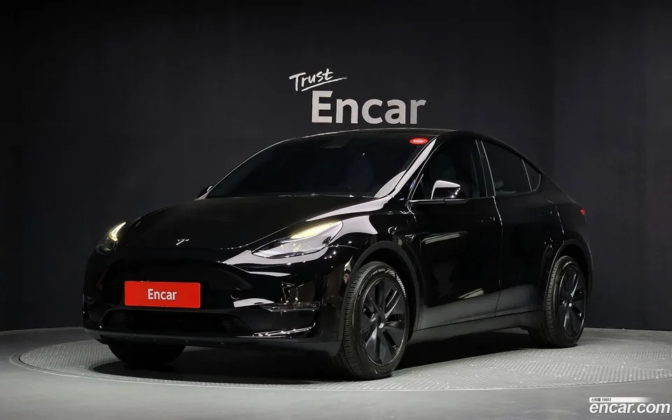 Tesla Model Y AWD 2024 — фото 1, купить с доставкой в Москву