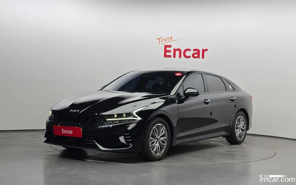 Kia K5 Hybrid 2023 — фото 1, купить с доставкой в Москву