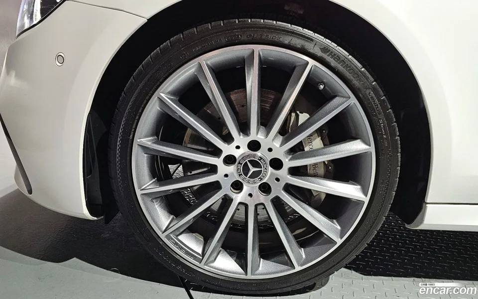 Mercedes-Benz E-Class E350 4MATIC AMG Line 2022 — миниатюра 2