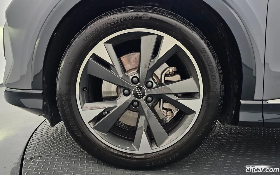 Audi Q4 e-tron 40 2023 — миниатюра 2
