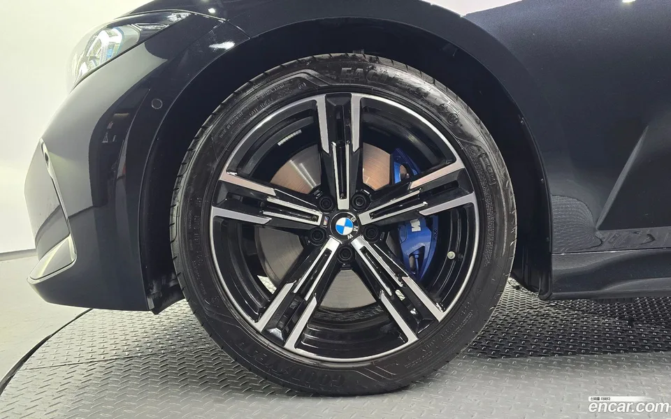 BMW 3 Series 320i M 2025 — миниатюра 5