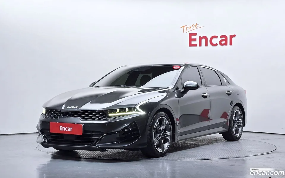 Kia K5 2.0 2023 — фото 1, купить с доставкой в Москву