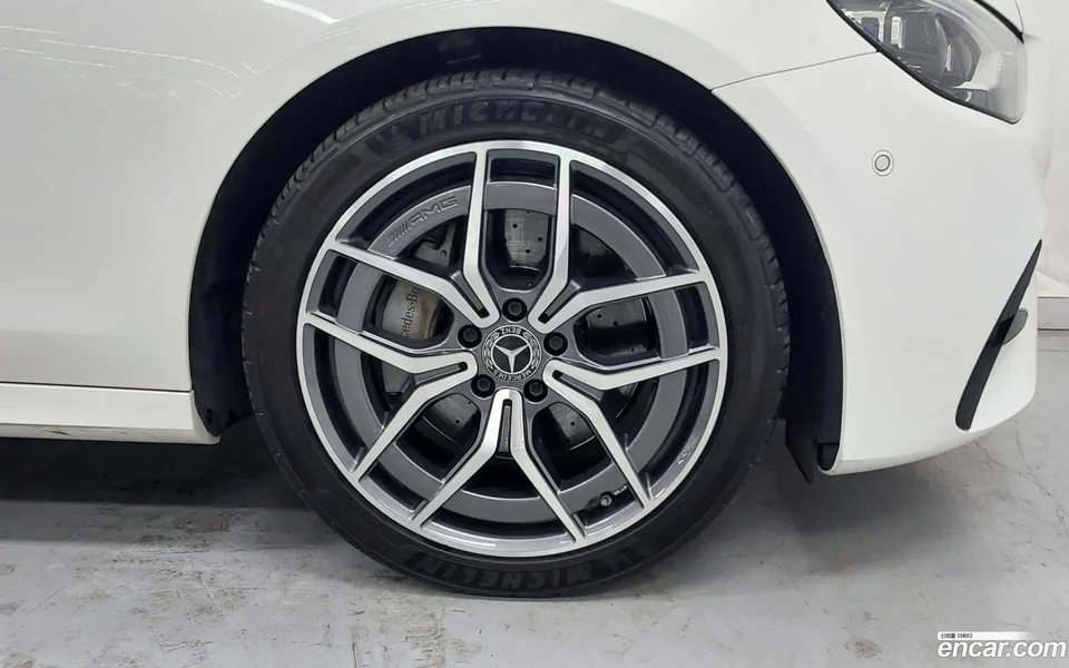 Mercedes-Benz E-Class E220d 4MATIC AMG Line 2023 — миниатюра 2