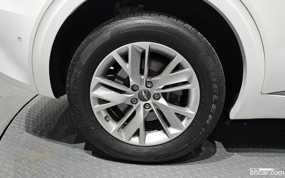 Genesis GV70 2.5T 2WD 2022 — миниатюра 2