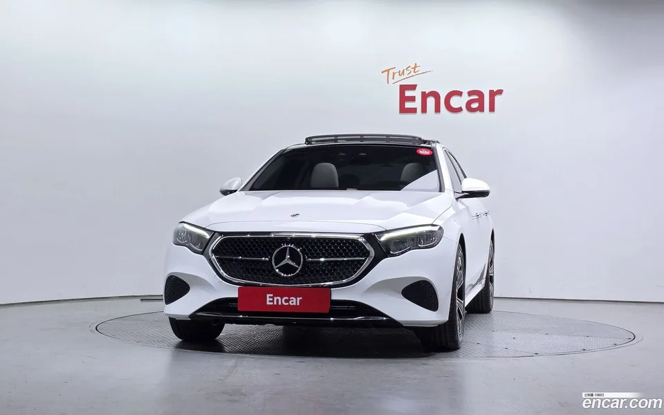 Mercedes-Benz E-Class E200 2025 — миниатюра 3