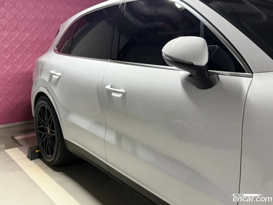 Porsche Cayenne 3.0 2023 — миниатюра 3