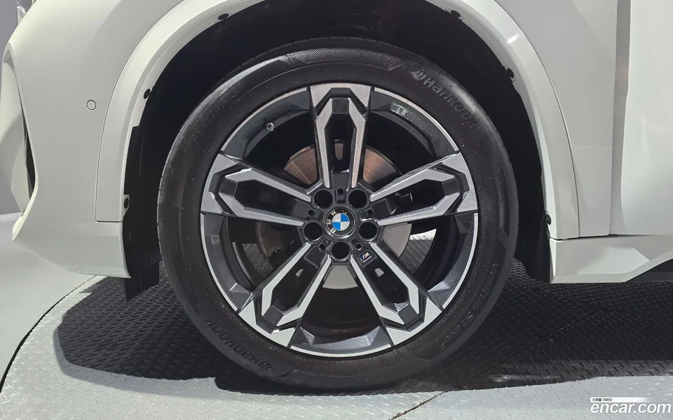 BMW X1 xDrive 20i M 2023 — миниатюра 5
