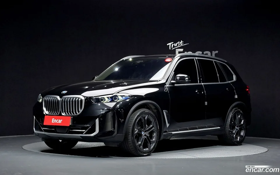 BMW X5 xDrive 40i xLine 2024 — фото 1, купить с доставкой в Москву