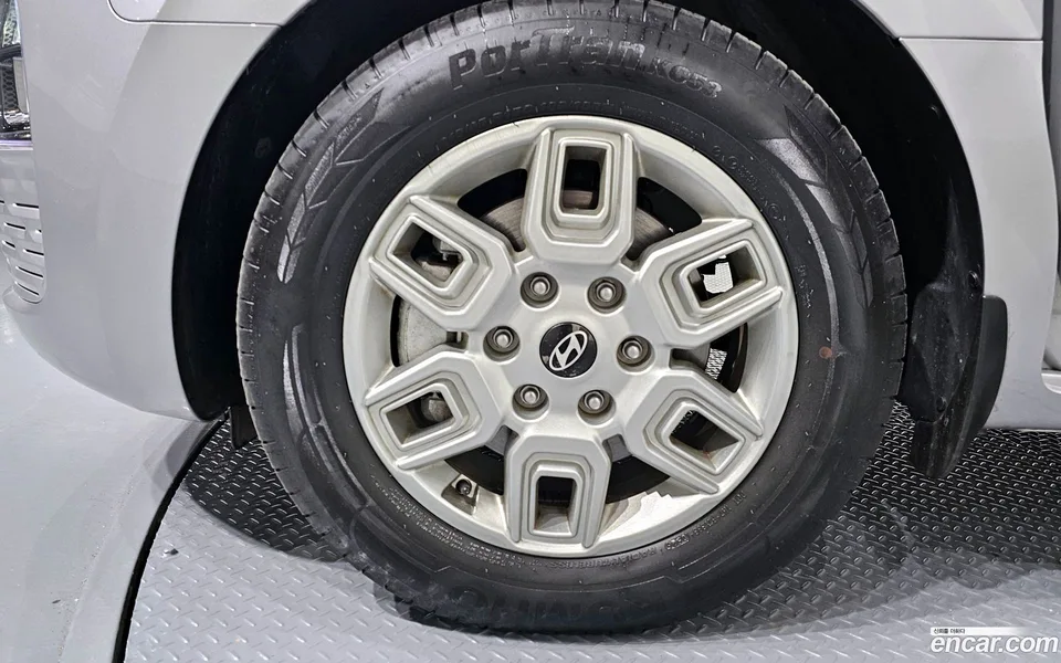 Hyundai Staria 5 2025 — миниатюра 2
