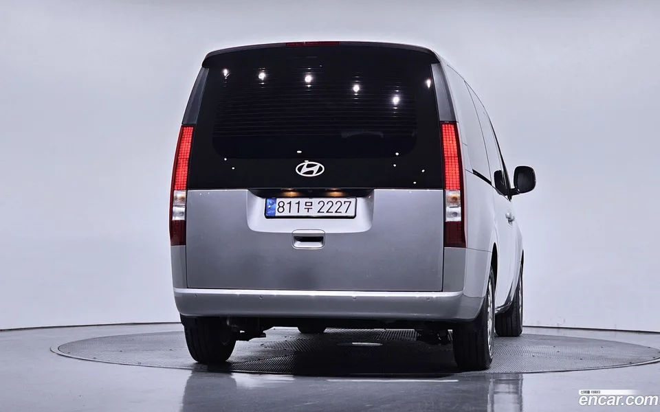 Hyundai Staria 5 2025 — миниатюра 4