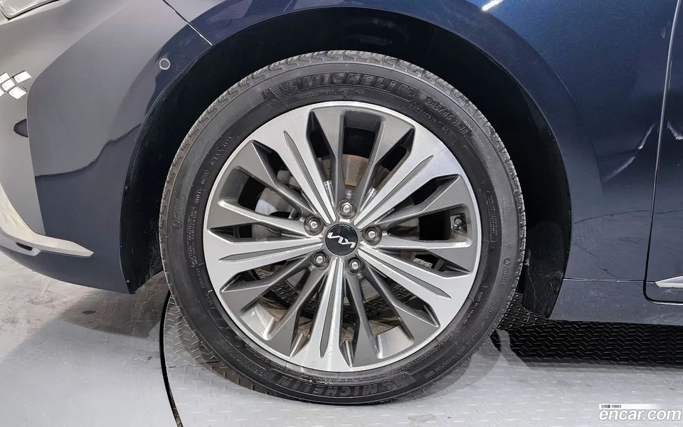 Kia K8 Hybrid 2023 — миниатюра 2