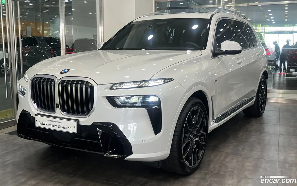 BMW X7 xDrive 40i M 6 2025 — фото 1, купить с доставкой в Москву