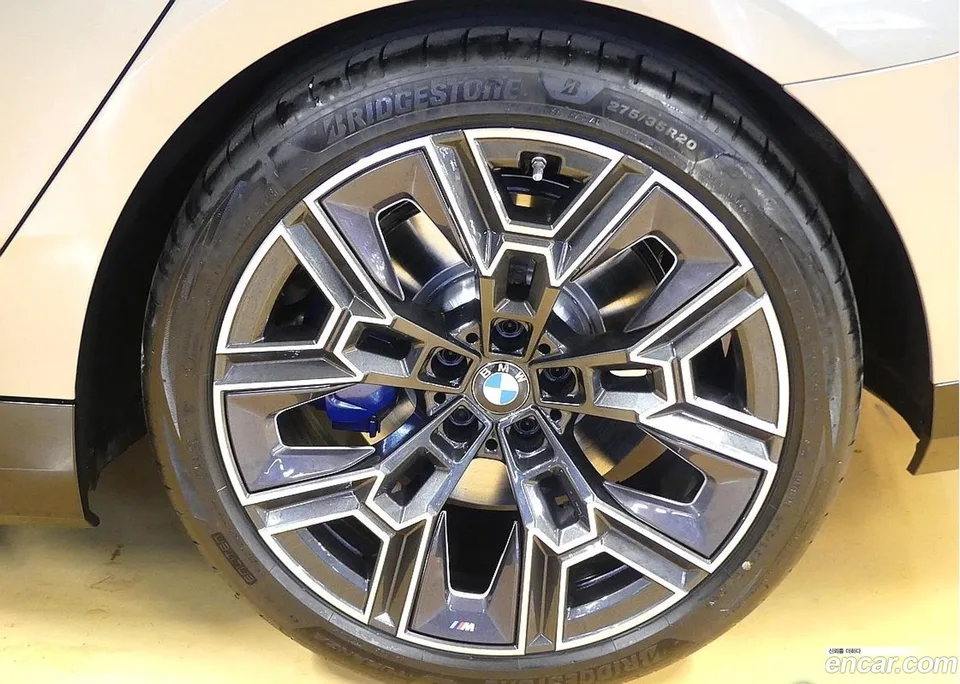 BMW 5 Series 530e xDrive M 2026 — thumbnail 2
