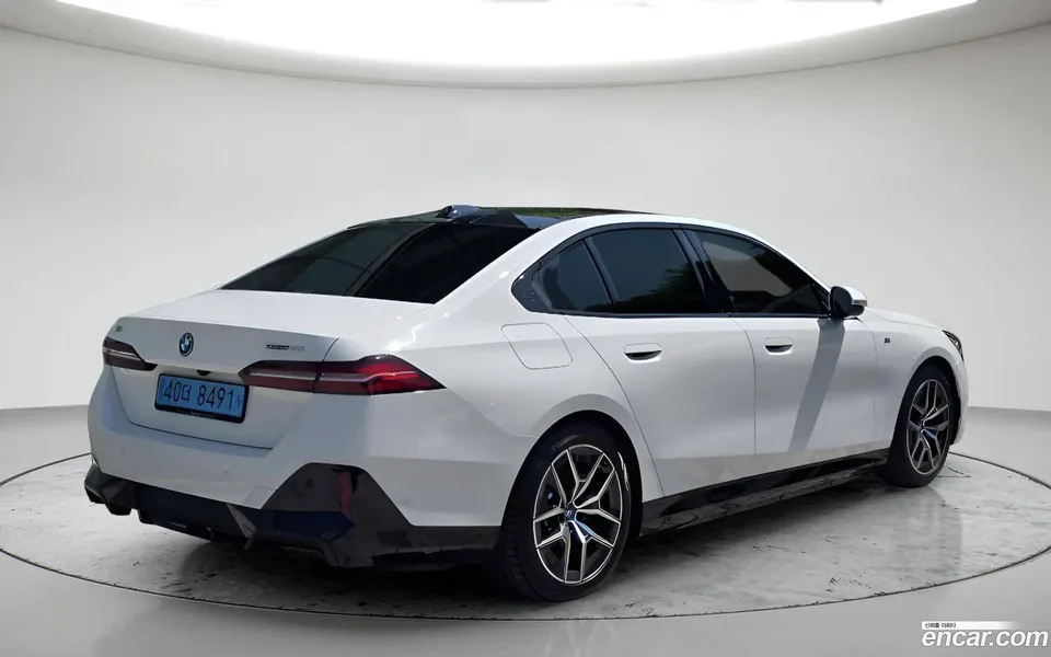 BMW i5 eDrive 40 M 2023 — миниатюра 2